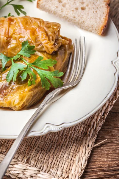 Страва з капусти, фарширована м'ясом . — стокове фото