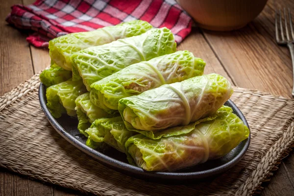 Rollos de col cruda . — Foto de Stock