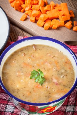 split bezelye çorbası.