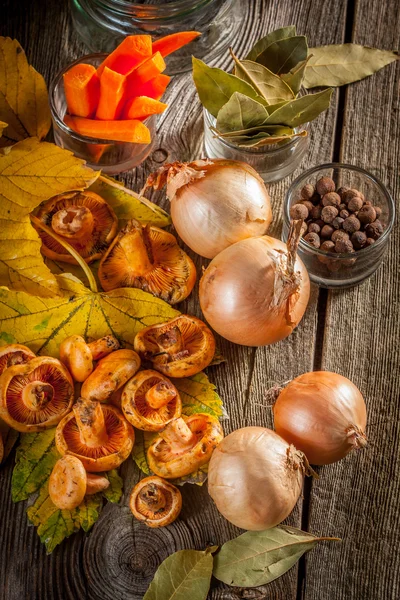 Marinierte Champignons. — Stockfoto