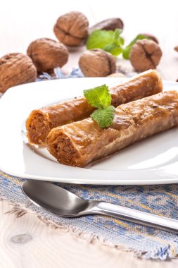 fındık ve bal baklava.
