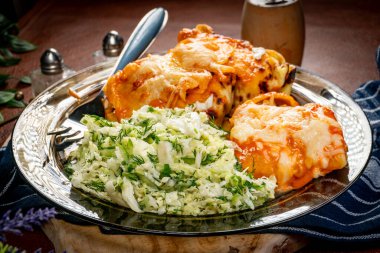 Peynirli krep, Pekin marullu..