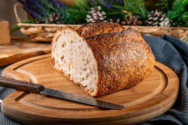 Ev fırınından lezzetli bir somun ekmek. Ev yapımı ekmek.,