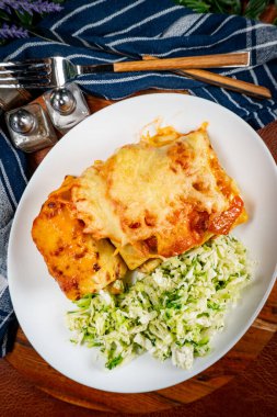 Peynirli krep, Pekin marullu..