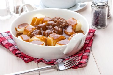 Patates köfte et köfte ile.