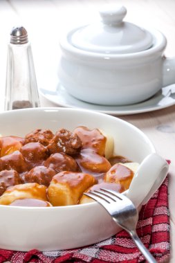 Patates köfte et köfte ile.