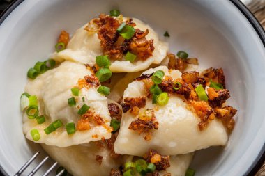 Ev yapımı mantı. Seçici odak.