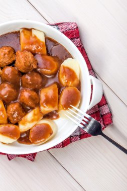 Patates köfte et köfte ile.