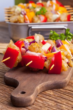 Ham sığır eti şiş ızgara için hazır