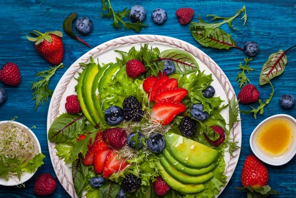 Salada de bagas frescas — Fotografia de Stock