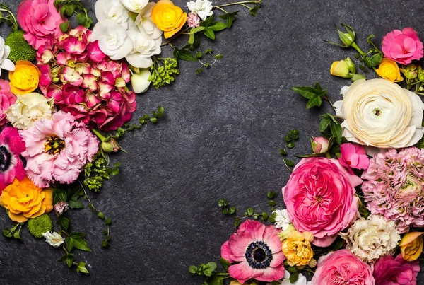 Várias flores em preto — Fotografia de Stock