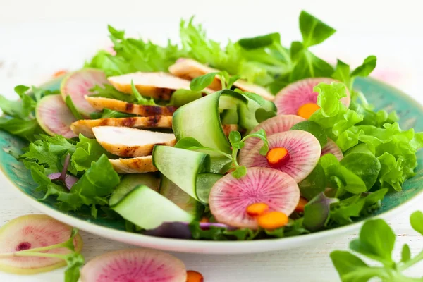 Grillad Kycklingsallad — Stockfoto