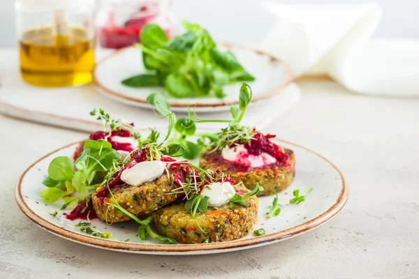 Heerlijke beignets met quinoa — Stockfoto