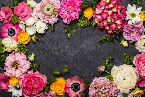Vackra blommor sammansättning — Stockfoto