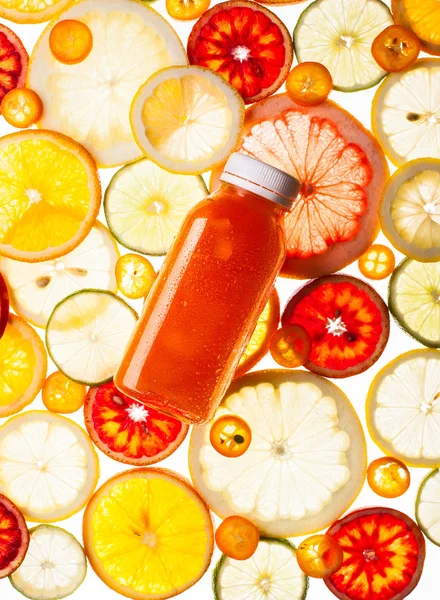 Flasche frischen Saft — Stockfoto