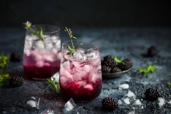 BlackBerry limonade met lavendel — Stockfoto