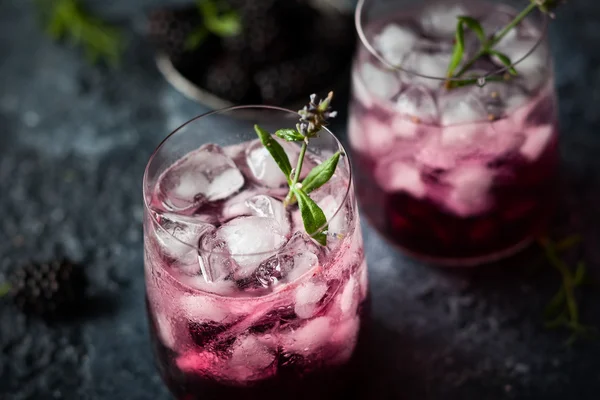 BlackBerry limonade met lavendel — Stockfoto