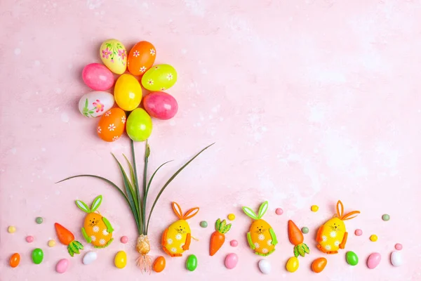 Счастливой Пасхальной Открытки Креативная Концепция Праздника Съедобными Яйцами Форме Цветка — стоковое фото
