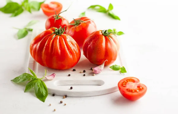 Healthy Food Concept Fresh Ripe Tomatoes Basil Garlic Spices Clean — Stock Photo, Image