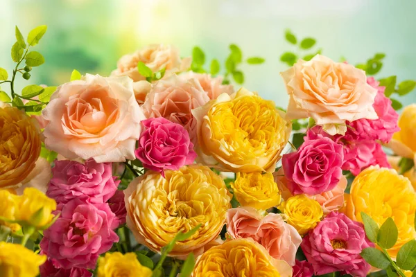 Prachtig Boeket Rozen Kleurrijke Bloemen Feestelijke Achtergrond Floral Concept — Stockfoto