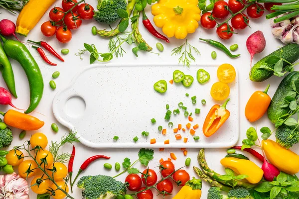 Свіжі Сорти Овочів Трав Білому Тлі Здорове Чисте Харчування Вегетаріанська — стокове фото