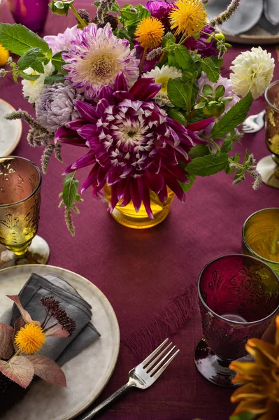 Festive Table Setting Thanksgiving Day Autumnal Decorations Plates Multicolor Glasses — Stock Photo, Image