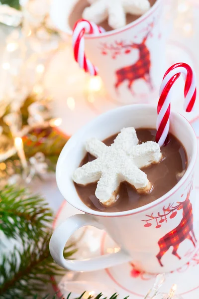 Chocolate quente com marshmallows — Fotografia de Stock