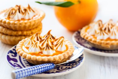 Mini turuncu lor tartlets