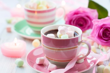 sıcak çikolata ve şekerleme