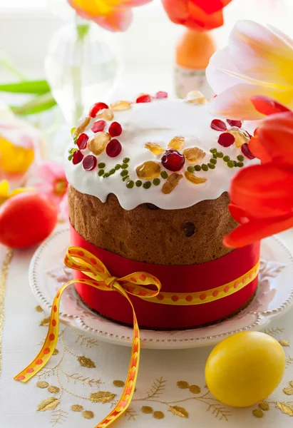 Torta di Pasqua con frutta — Foto Stock