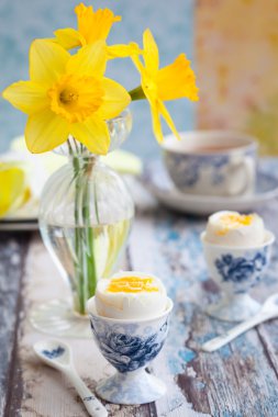 Kahvaltı Tablo ayarı ile haşlanmış yumurta