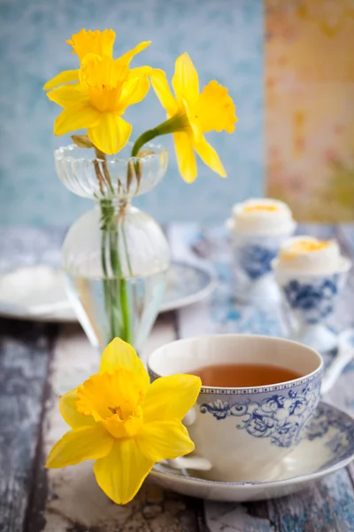 Breakfast table setting with tea — Stock Photo, Image