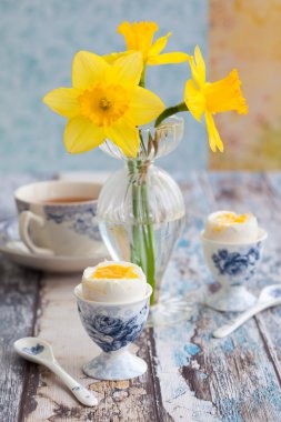 Kahvaltı Tablo ayarı ile haşlanmış yumurta