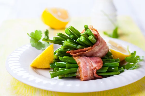 Green beans with bacon — Stock Photo, Image