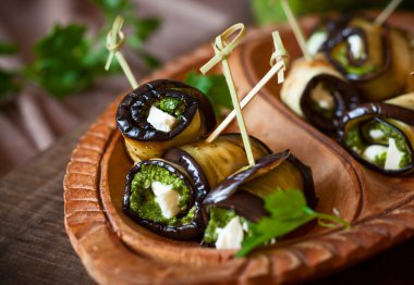 Pesto ile patlıcan böreği