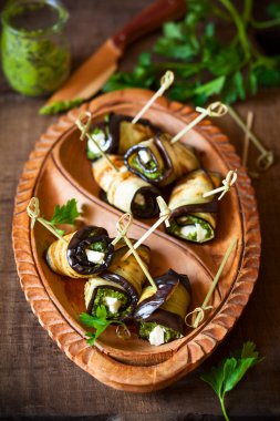 Pesto ile patlıcan böreği