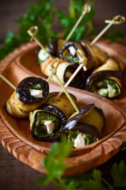 Pesto ile patlıcan böreği