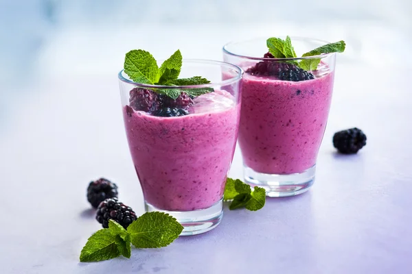 Berry smoothie in glasses — Stock Photo, Image