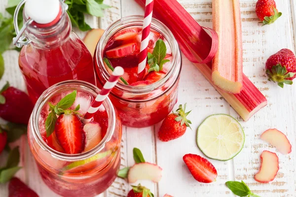 Homemade lemonade with mint — Stock Photo, Image