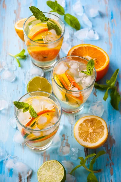 Citrus water with mint — Stock Photo, Image