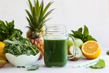 Taze yeşil smoothie