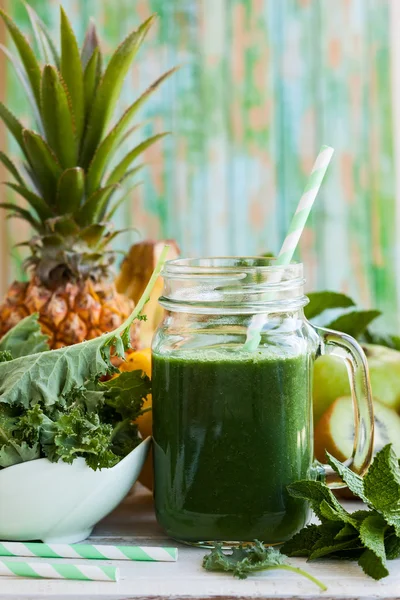 Verse groene smoothie — Stockfoto