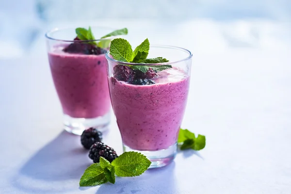 Berry smoothie in glasses — Stock Photo, Image