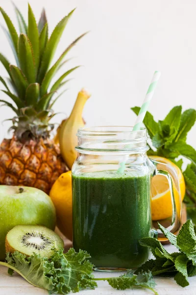 Verse groene smoothie — Stockfoto