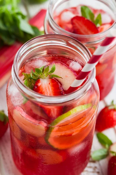 Strawberry and rhubarb lemonade — Stock Photo, Image