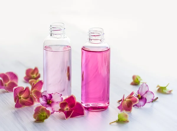 Essential aromatic oils — Stock Photo, Image