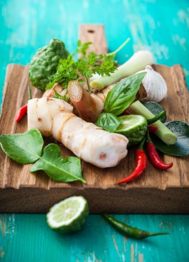  Asya otlar, baharatlar