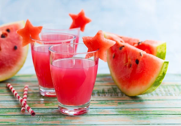 Bebida de melancia em copos — Fotografia de Stock