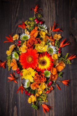  Sonbaharda çiçek ve meyveleri 