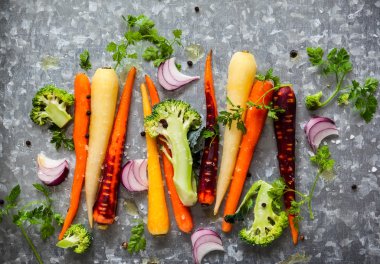 Kavurma için ham gökkuşağı havuç